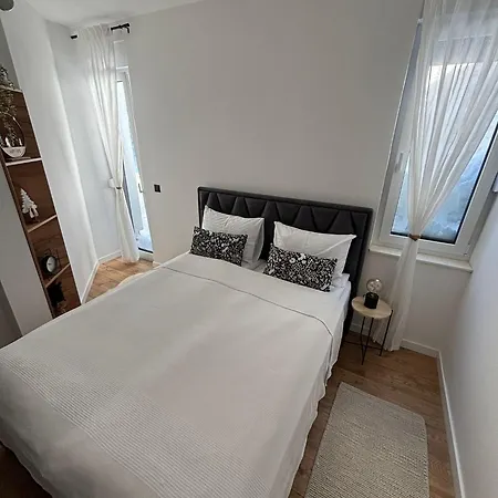 Harmony Peak Apartment